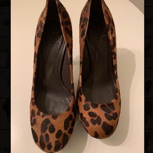 Tory Burch Leopard Round Toe Platform Pumps 9M
